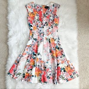 Just... Taylor Floral Dress